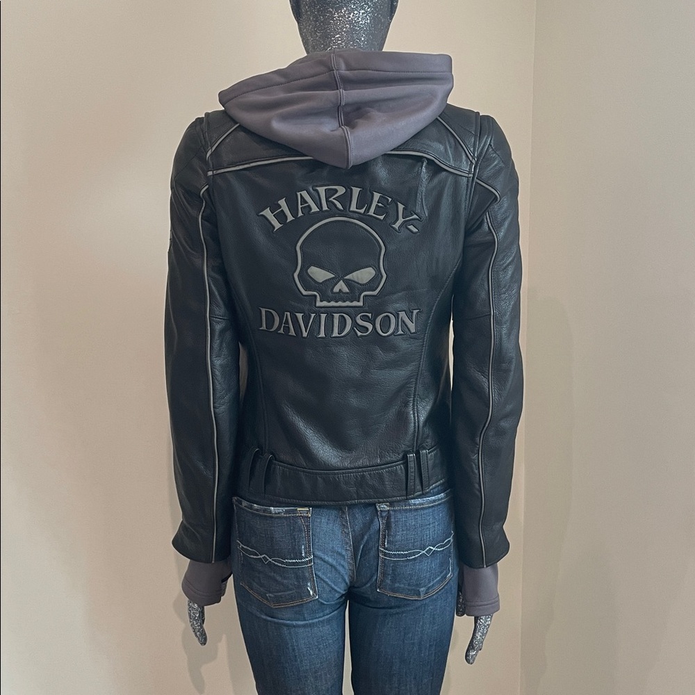 Harley Davidson Women’s Willie G Skull Leather Riding Jacket w/Gray Hoodie